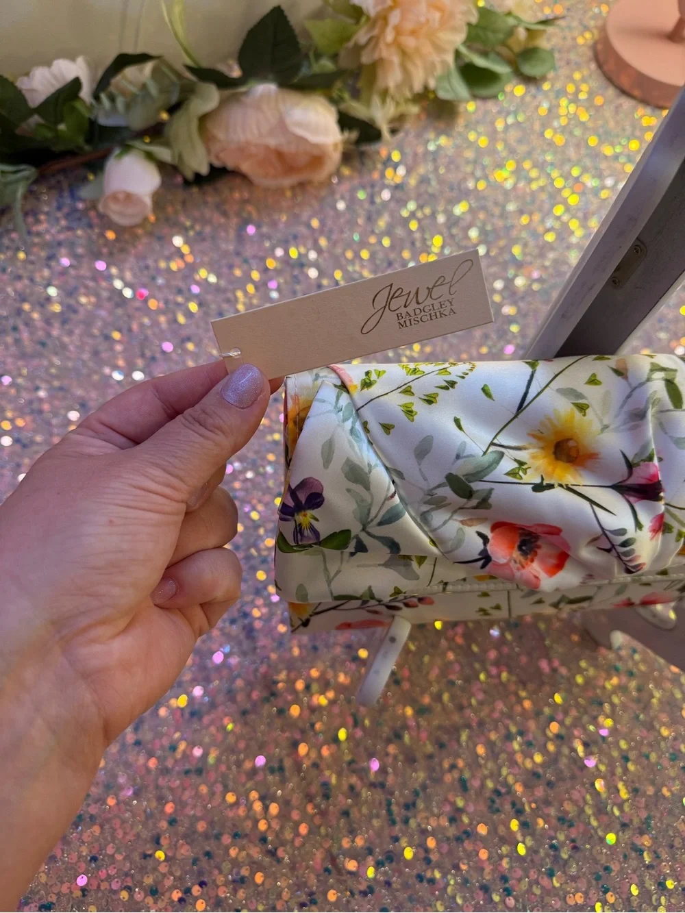 NWT Jewel by Badgley Mischka Signature Bow Envelope Clutch in Floral Pattern - Picture 10 of 11